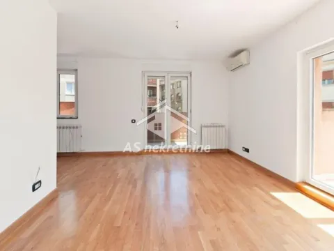 Izdavanje, trosoban stan, 128m², Stari Grad, Beograd - image 3