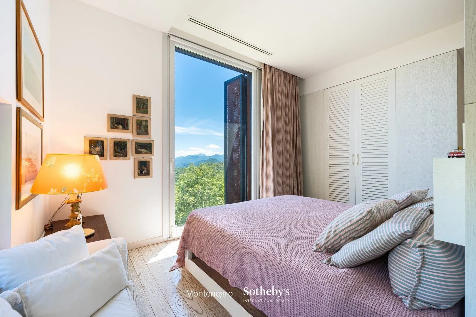 Prodaja, kuća, 250m², Đinovići, Cetinje