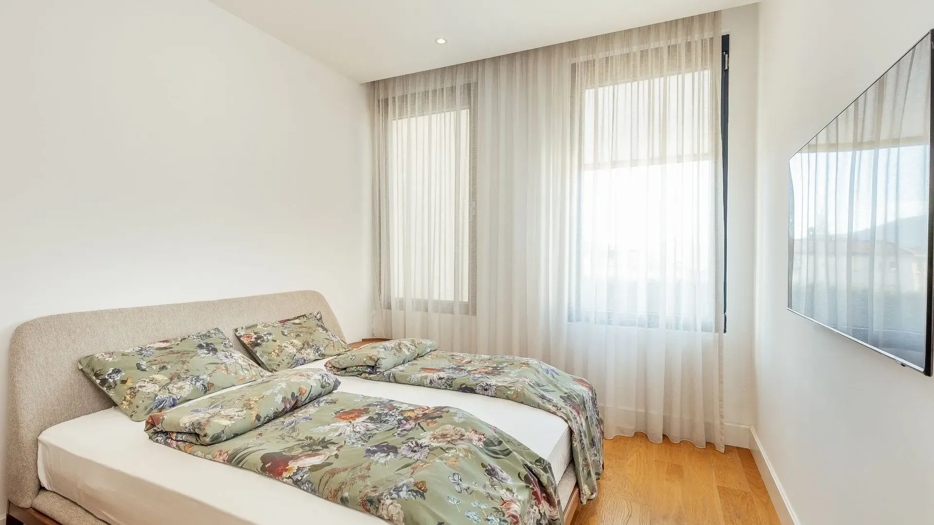 Prodaja, dvosoban stan, 103m², Centar, Kotor