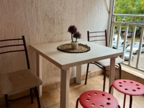 Izdavanje, garsonjera, 39m², Petrovac, Budva - image 1