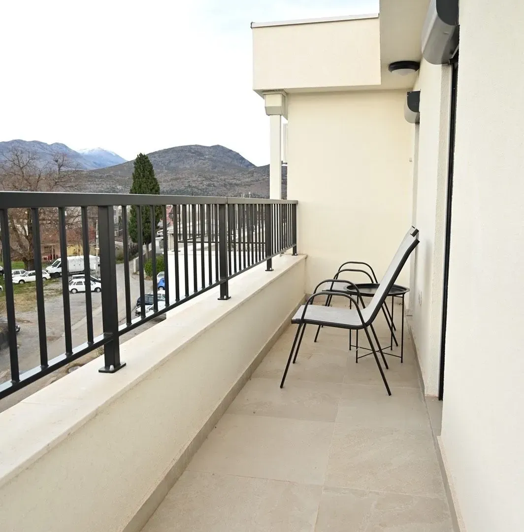 Izdavanje, jednosoban stan, 50m², Zagorič, Podgorica