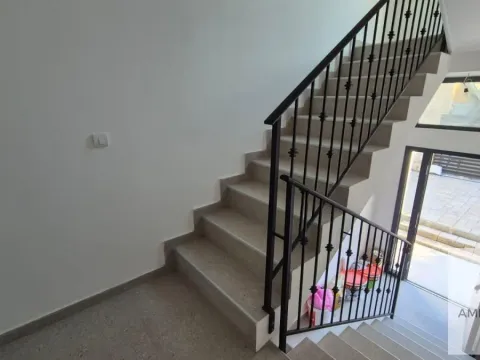 Prodaja, kuća, 233m², Čukarica, Beograd - image 7