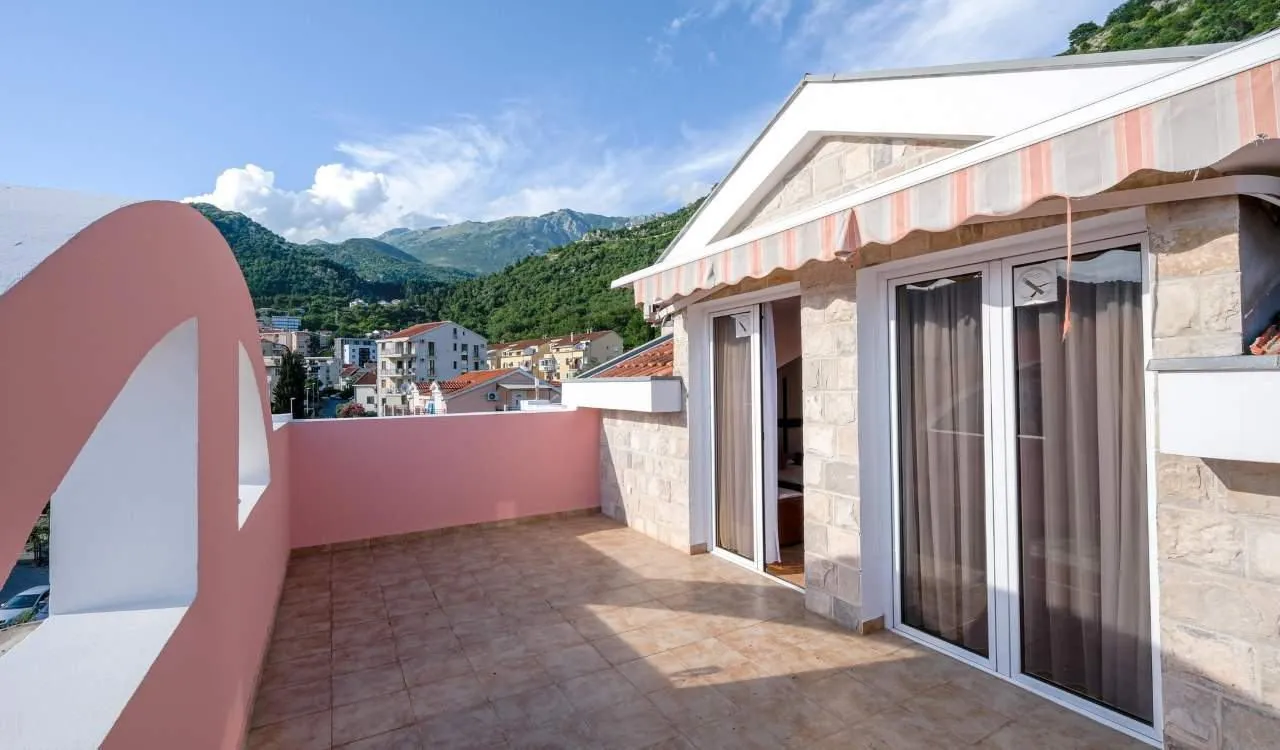 Prodaja, ugostiteljski objekat, 1256m², Podkošljun, Budva