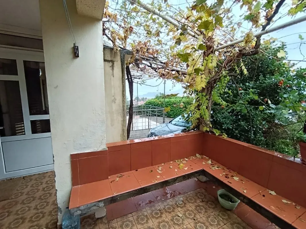 Sale, three bedroom apartment, 100m², Sveti Stefan, Budva