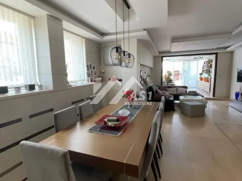 Izdavanje, kuća, 190m², Lipov gaj, Novi Sad Sve Podlokacije - image 4