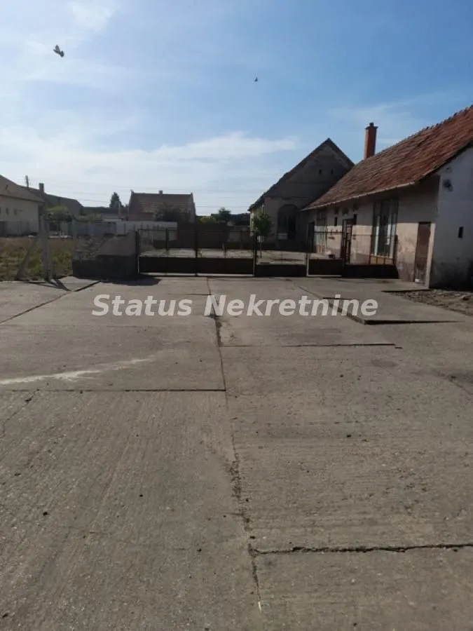 Prodaja, kuća, 875m², Kać, Novi Sad Sve Podlokacije