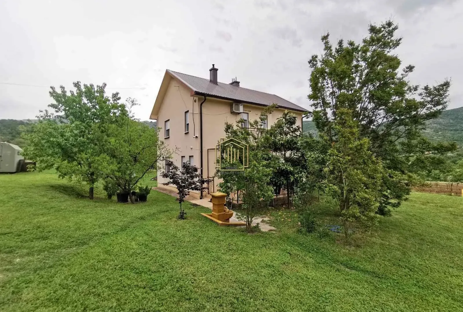 Izdavanje, kuća, 136m², Bioče, Podgorica