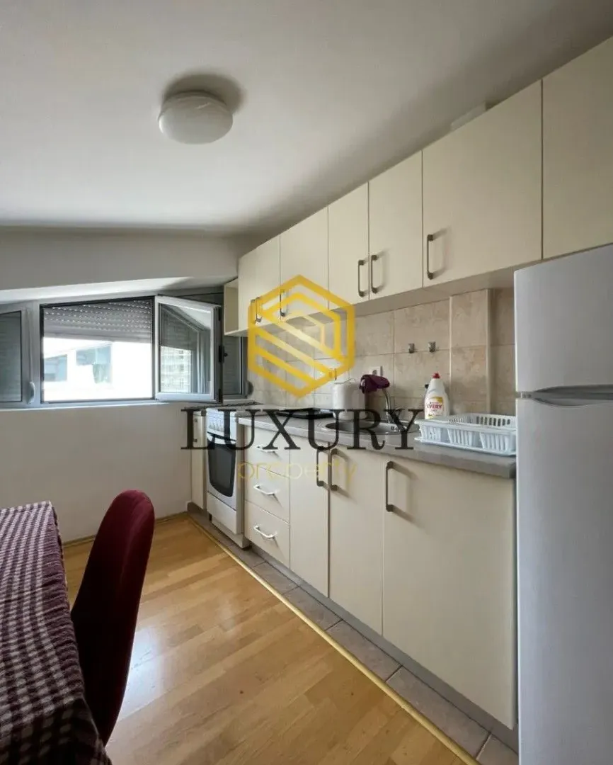 Rent, studio apartment, 30m², Stari Aerodrom, Podgorica