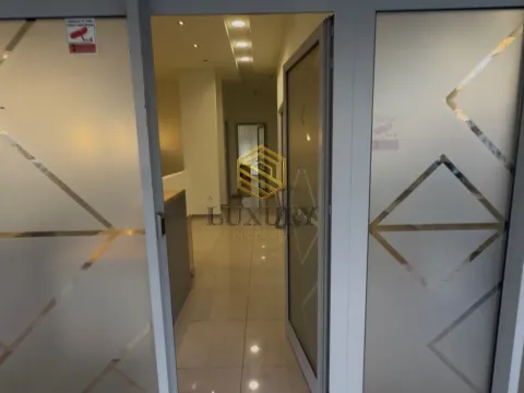 Rent, office space, 189m², Stari Aerodrom, Podgorica - image 2