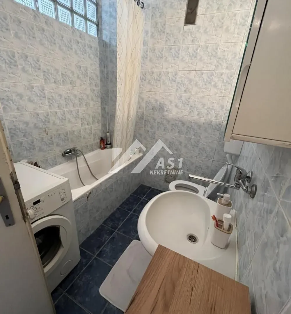 Izdavanje, dvosoban stan, 53m², Grbavica, Novi Sad Sve Podlokacije