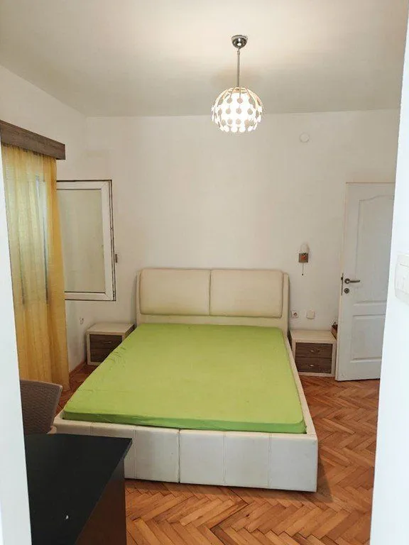Izdavanje, dvosoban stan, 90m², Stari Aerodrom, Podgorica