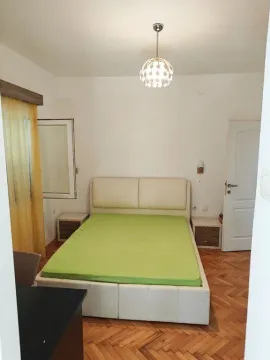 Izdavanje, dvosoban stan, 90m², Stari Aerodrom, Podgorica - image 3