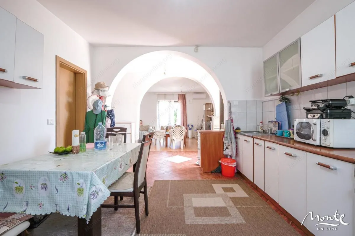 Sale, house, 410m², Sutomore, Bar