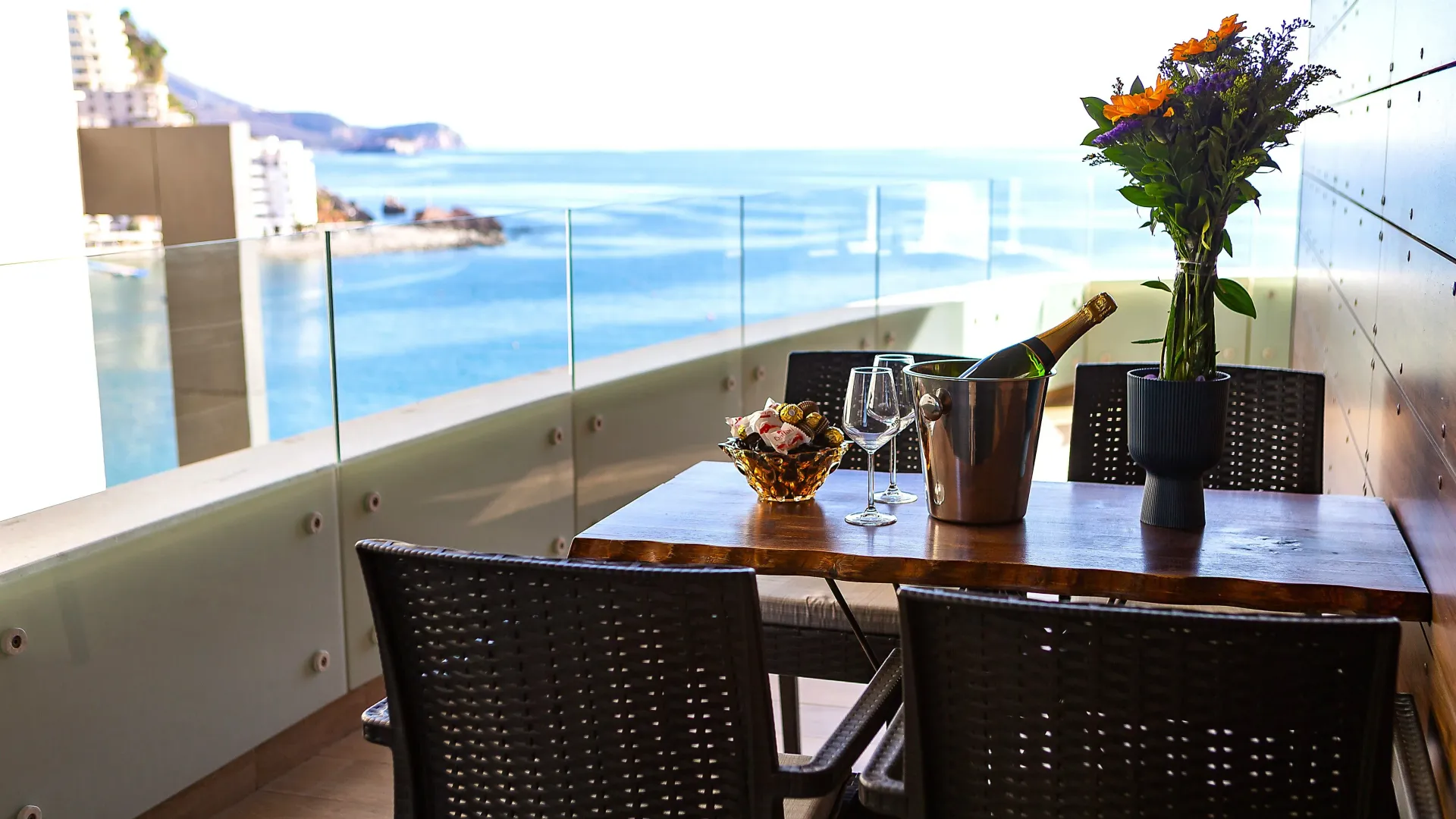 Izdavanje, jednosoban stan, 70m², Rafailovići, Budva