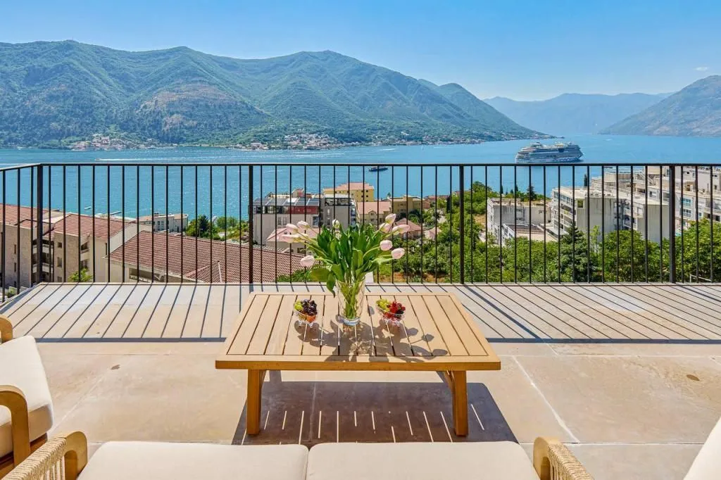 Prodaja, kuća, 150m², Dobrota, Kotor