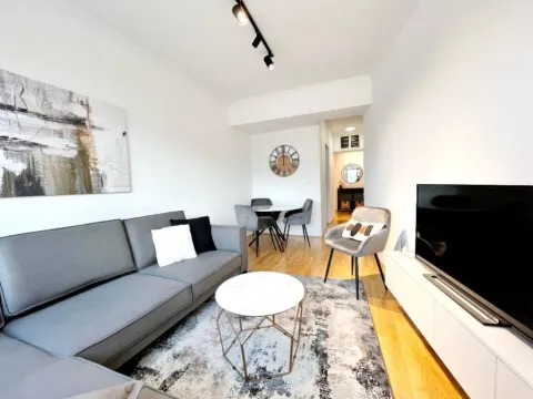 Izdavanje, jednosoban stan, 56m2, Centar, Podgorica Izdavanje, jednosoban stan, 56m2, Centar, Podgorica