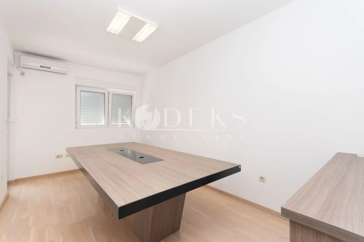 Rent, office space, 71m², City Kvart, Podgorica