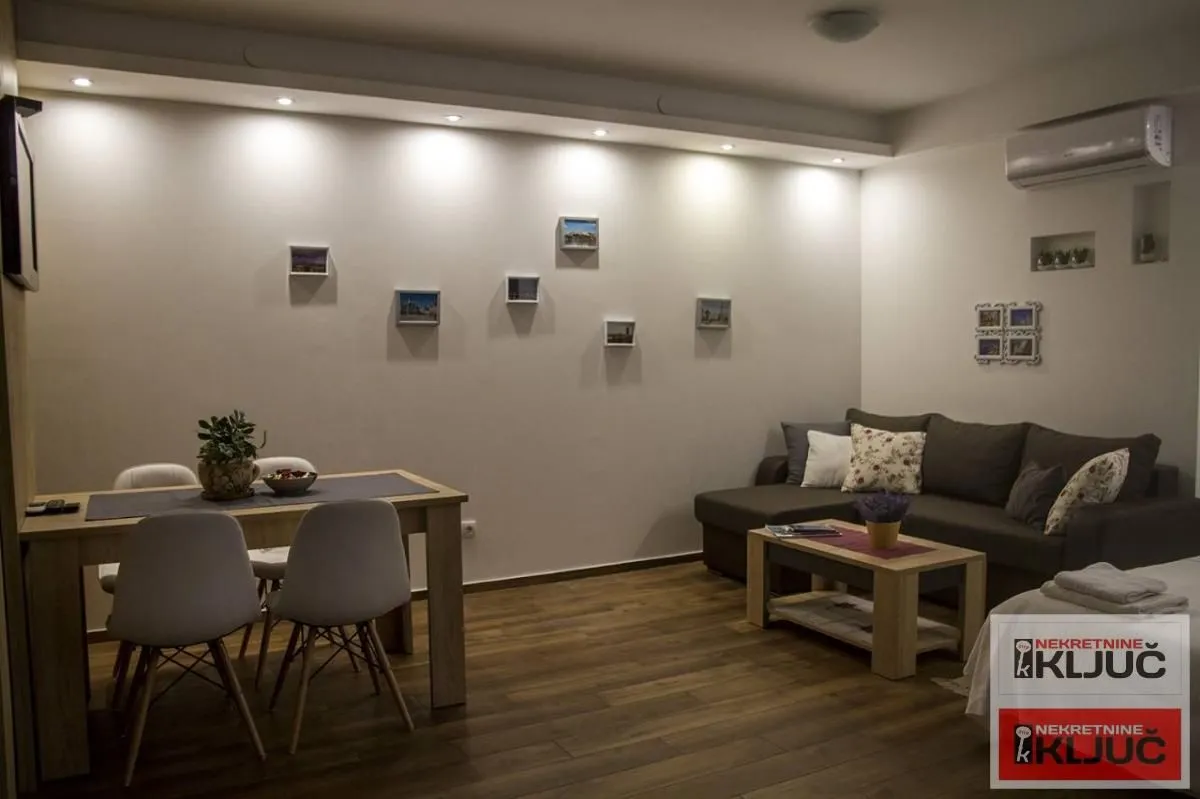 Izdavanje, garsonjera, 35m², Centar, Novi Sad
