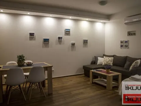 Izdavanje, garsonjera, 35m², Centar, Novi Sad - image 1