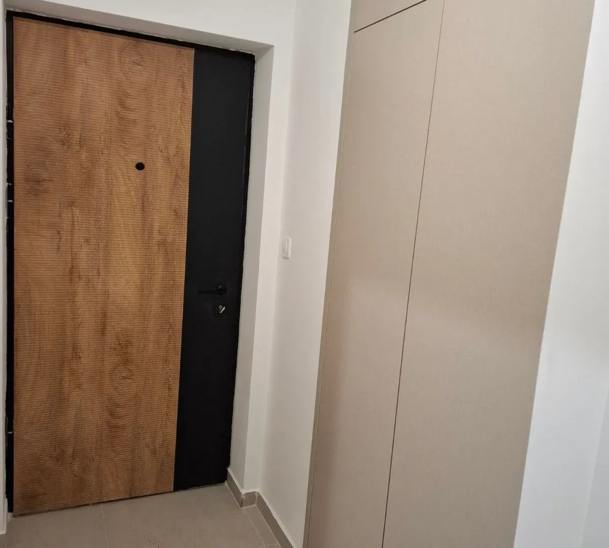 Izdavanje, jednosoban stan, 47m², Pobrežje, Podgorica