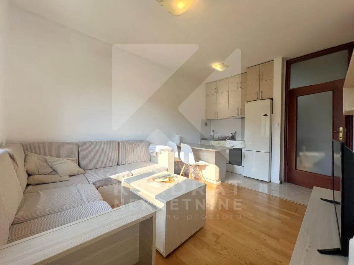 Rent, one bedroom apartment, 37m², Pobrežje, Podgorica
