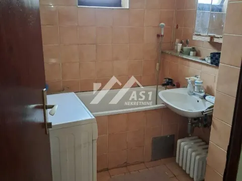 Izdavanje, četvorosoban stan, 84m², Sajam, Novi Sad Sve Podlokacije - image 9