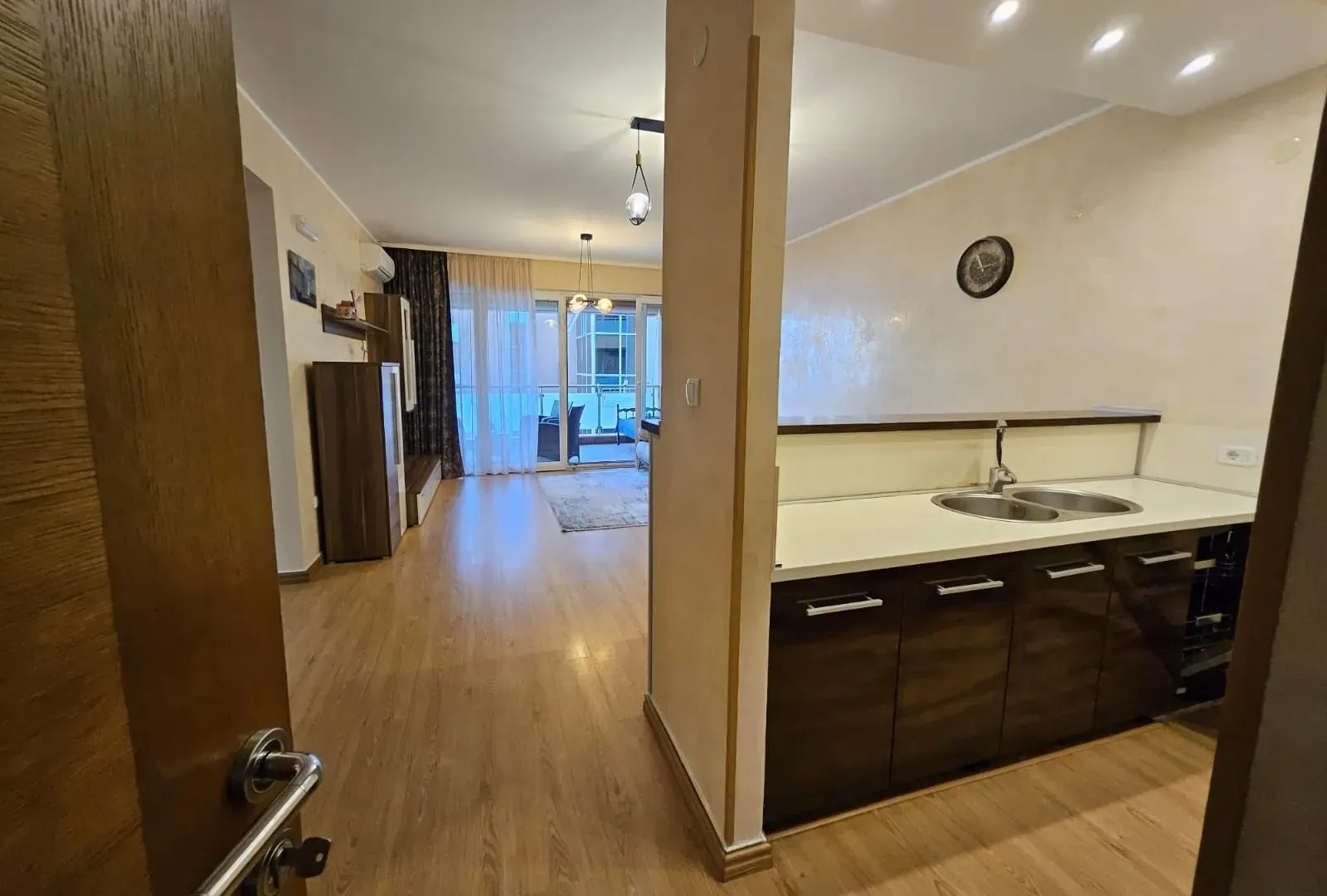 Prodaja, dvosoban stan, 68m², Bečići, Budva