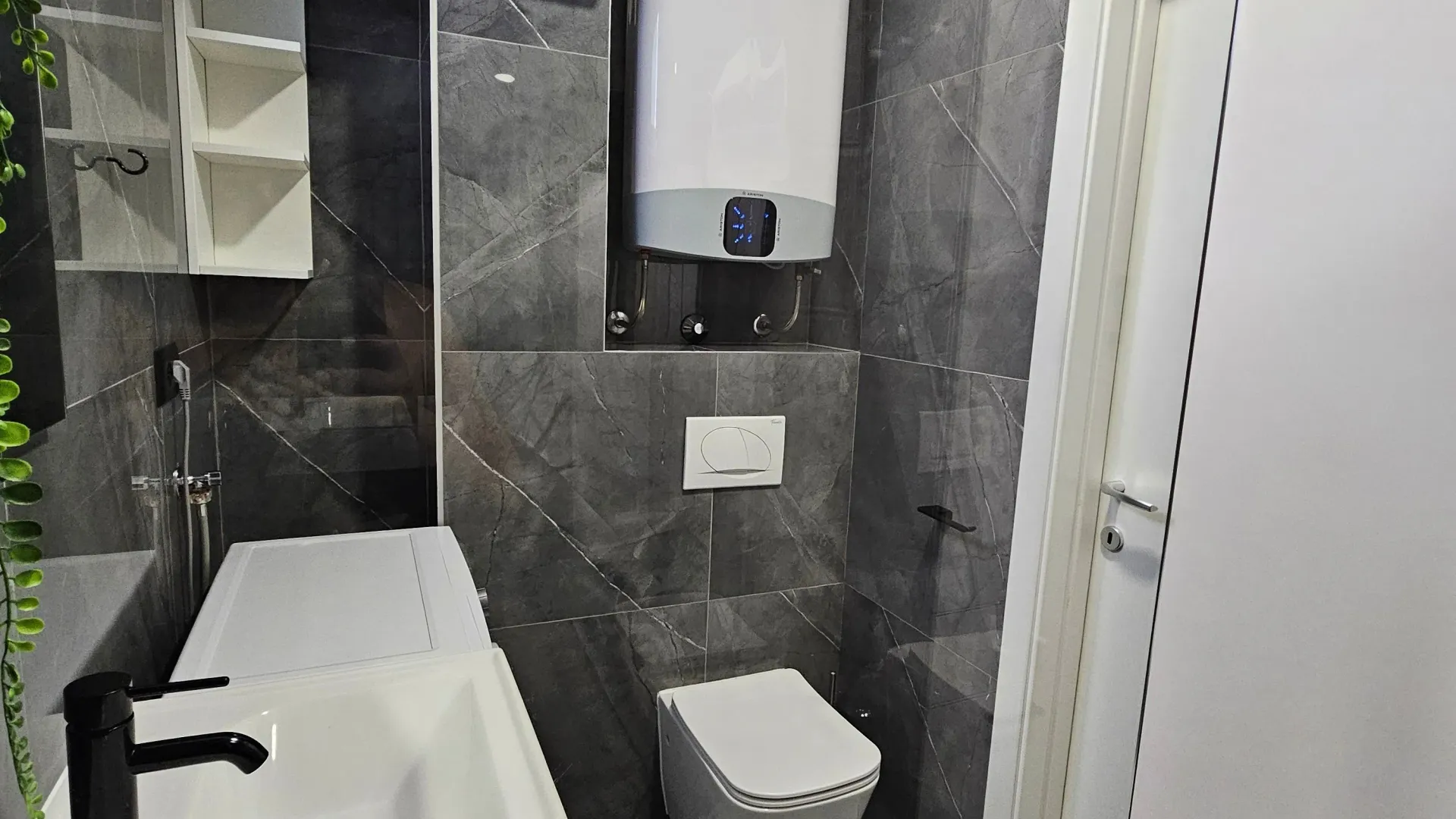 Prodaja, dvosoban stan, 52m², Dubovica, Budva