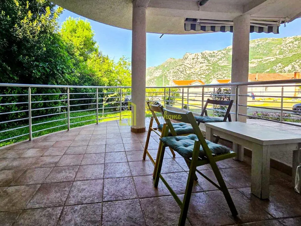 Prodaja, jednosoban stan, 65m², Risan, Kotor