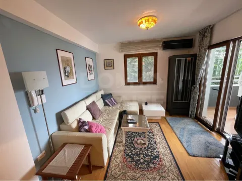 Rent, two bedroom apartment, 70m², Tivat, Crna Gora - image 1