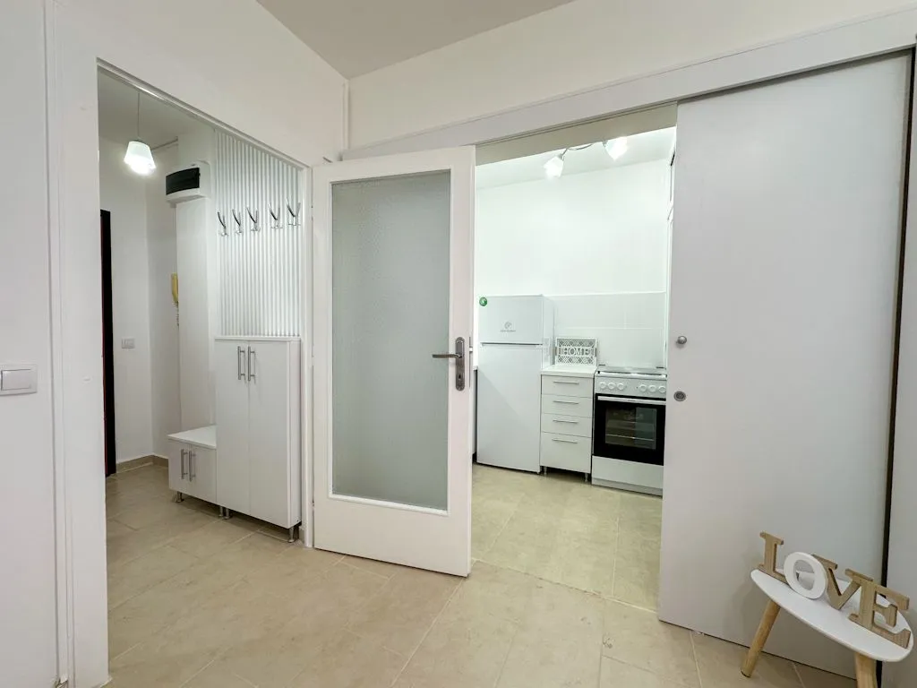 Prodaja, jednosoban stan, 24m², Autobuska stanica, Podgorica