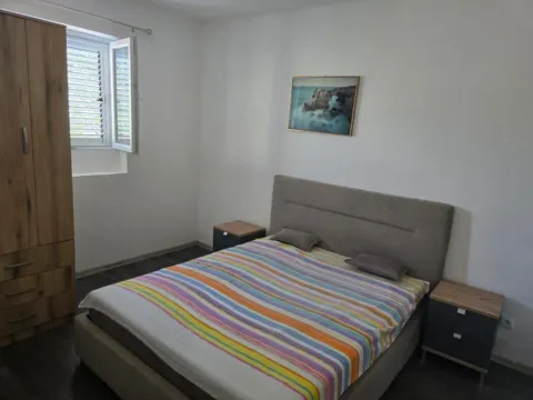 Izdavanje, dvosoban stan, 100m², Kalimanj, Tivat - image 7