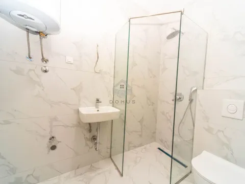 Izdavanje, dvosoban stan, 67m², Stari Aerodrom, Podgorica - image 5