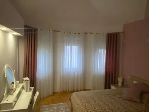 Rent, house, 250m², Tuzi, Podgorica - image 12