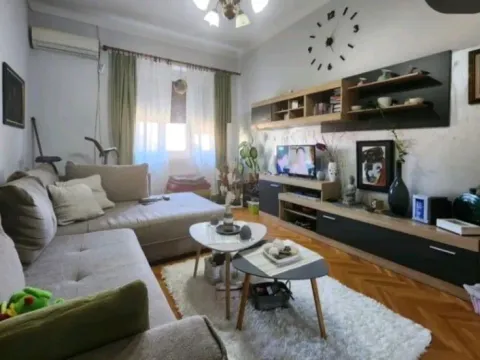 Izdavanje, jednosoban stan, 64m², Centar, Podgorica