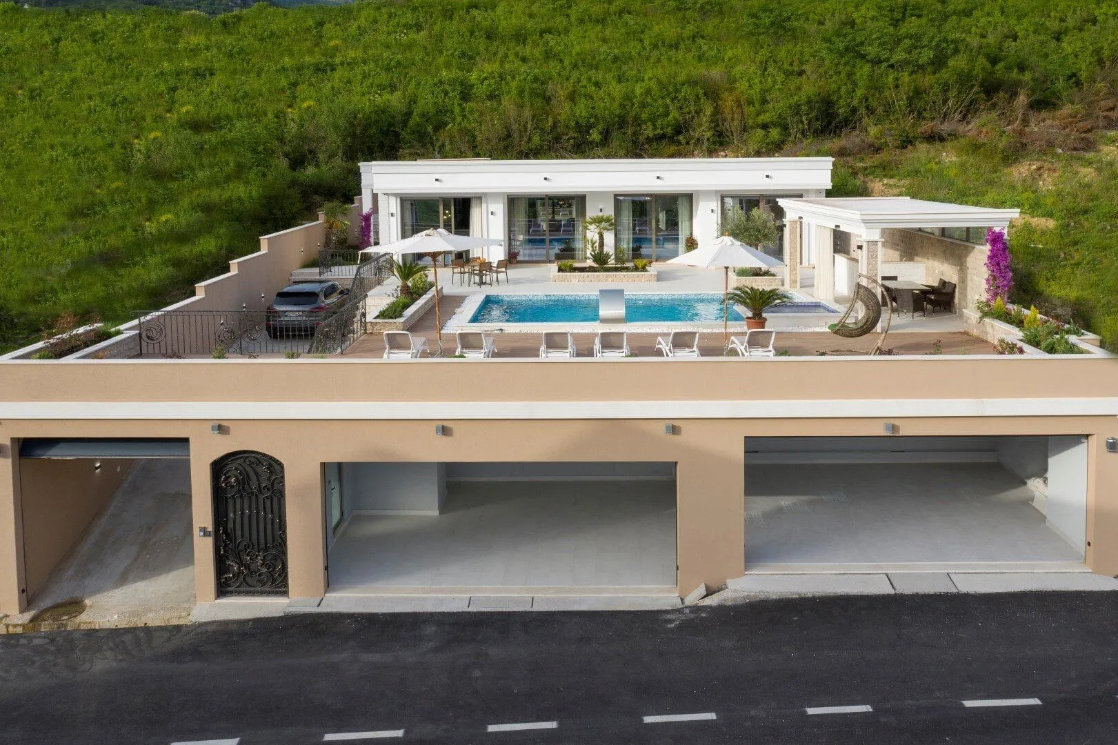 Sale, house, 190m², Prijevor, Budva
