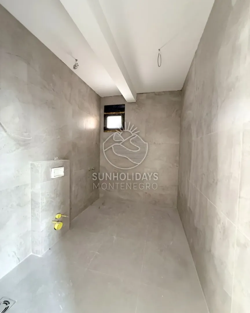 Prodaja, kuća, 280m², Polje, Bar