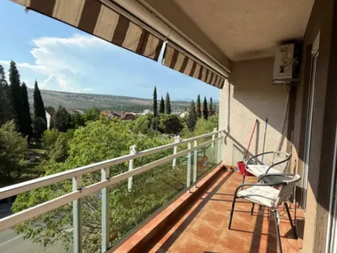 Izdavanje, dvosoban stan, 74m², Blok 9, Podgorica - image 13