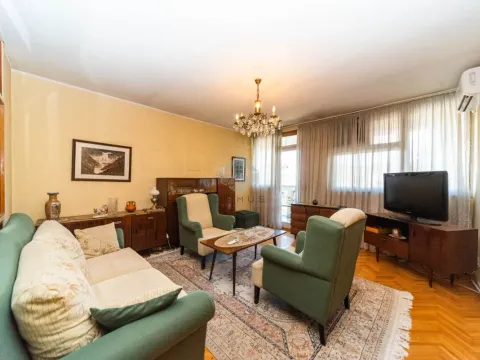 Izdavanje, trosoban stan, 105m², Preko Morače, Podgorica - image 2