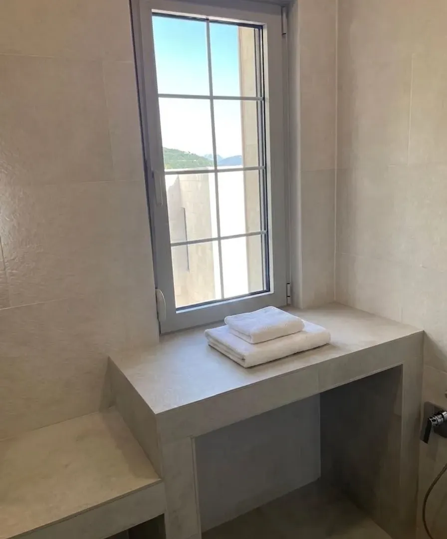 Prodaja, kuća, 270m², Reževići, Budva