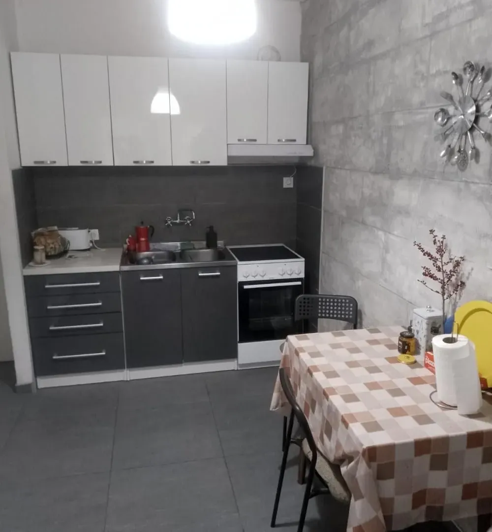 Izdavanje, trosoban stan, 77m², Južni Bulevar, Vračar Sve Podlokacije