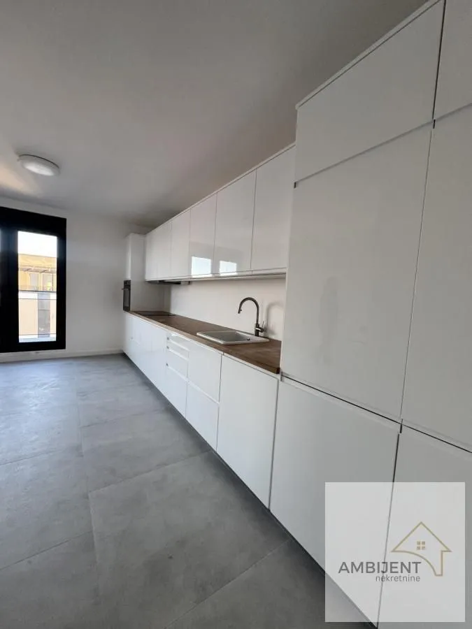 Izdavanje, četvorosoban stan, 77m², Stari Banovci, Stara Pazova