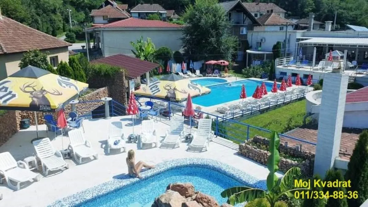 Izdavanje, ugostiteljski objekat, 718m², Gornji Milanovac, Srbija