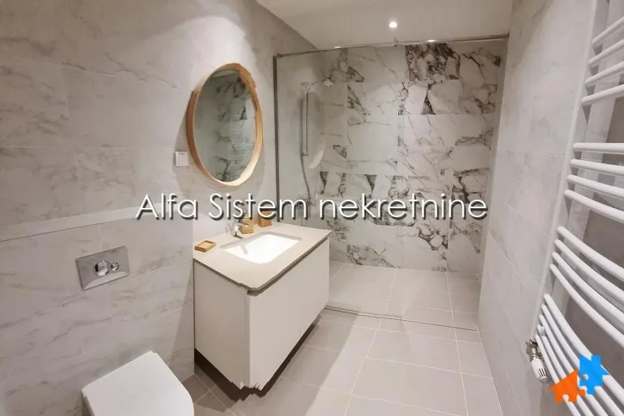 Izdavanje, trosoban stan, 83m², Savski Venac, Beograd