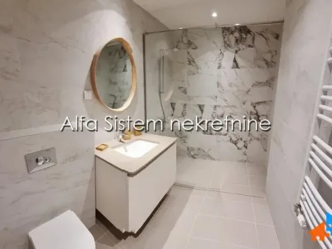Izdavanje, trosoban stan, 83m², Savski Venac, Beograd - image 14