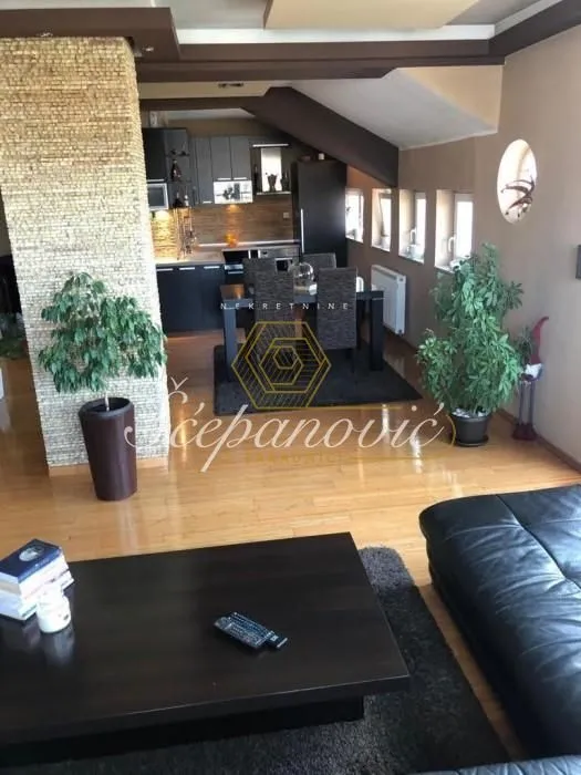 Prodaja, trosoban stan, 113m², Nova Detelinara, Novi Sad Sve Podlokacije