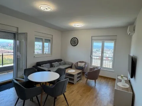 Izdavanje, dvosoban stan, 66m², Stari Aerodrom, Podgorica