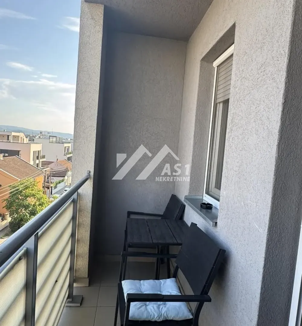 Izdavanje, četvorosoban stan, 82m², Bulevar Evrope, Novi Sad Sve Podlokacije