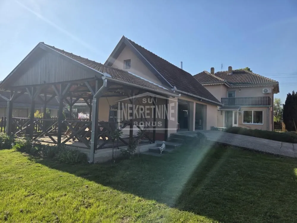 Prodaja, kuća, 180m², Bajmok, Subotica