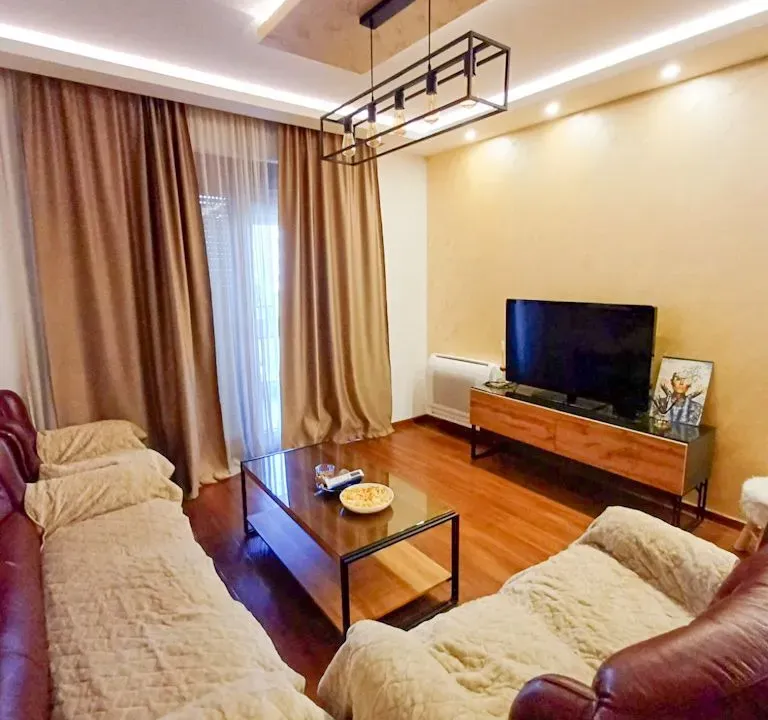 Izdavanje, dvosoban stan, 70m², Master Kvart, Podgorica